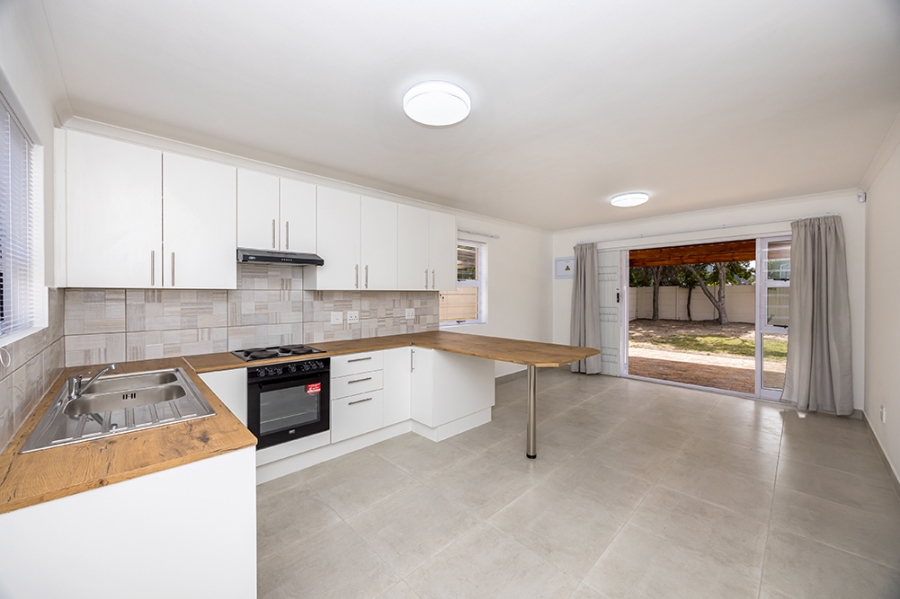 3 Bedroom Property for Sale in Table View Western Cape